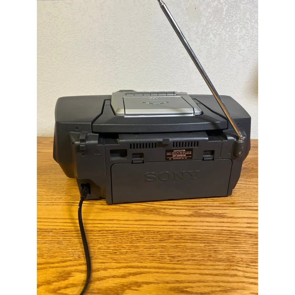 Sony CFD-S47 CD Radio Cassette-Corder Boombox Mega Bass Black Silver AM FM Tuner